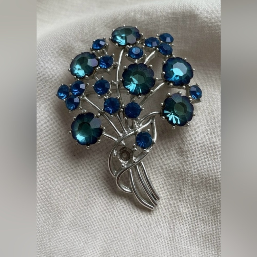 Vintage Weiss Brooch Blue Rhinestone Flower Bouquet Pin Signed 1950s